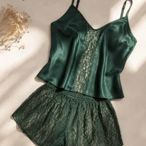 تاپ‌شلوارک ساتن و‌گیپور